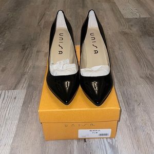 Unisa size 7 and half black 👠